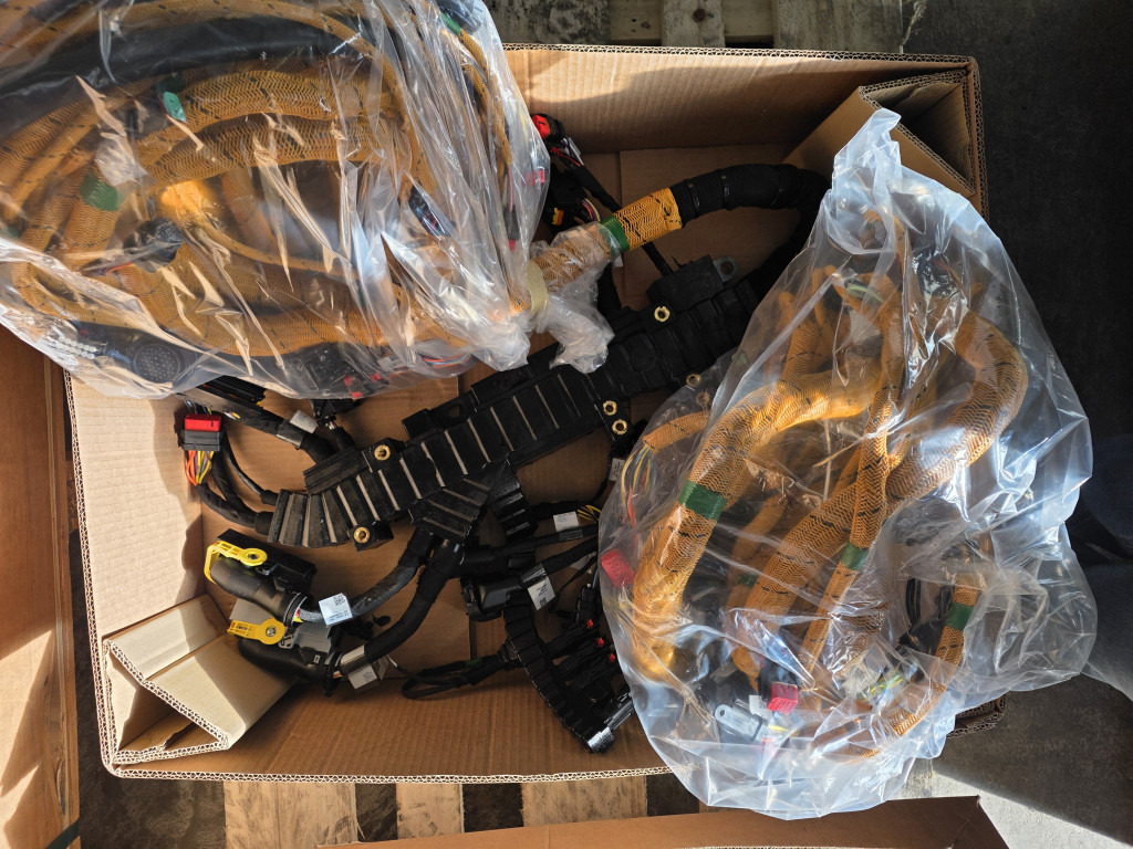 Caterpillar 6341687 - Кабели/ Жици за Строителна техника: снимка 2 Caterpillar 6341687 - Кабели/ Жици за Строителна техника: снимка 2