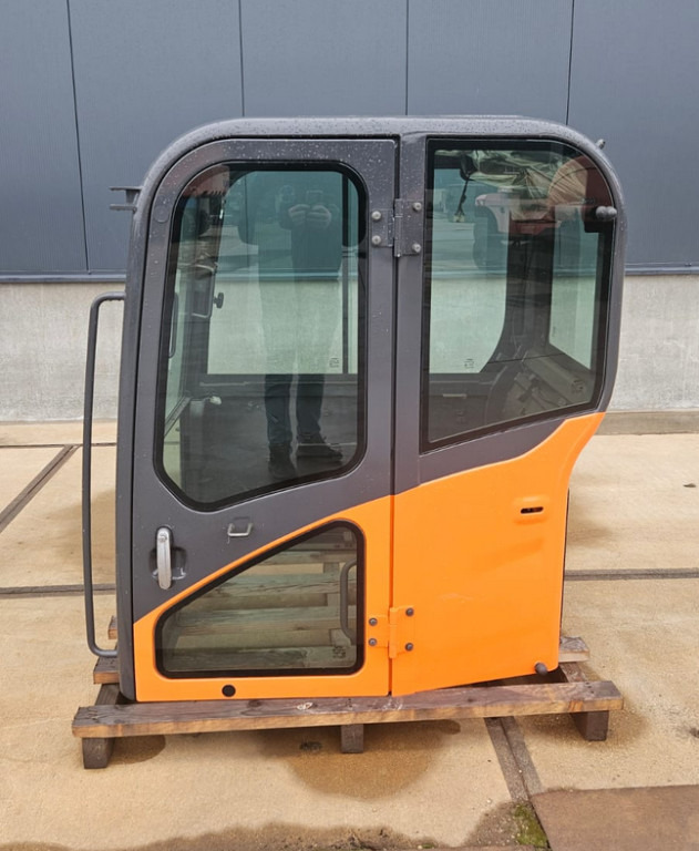 Doosan 220101-00070 - 220101-00074 - Кабина за Строителна техника: снимка 1 Doosan 220101-00070 - 220101-00074 - Кабина за Строителна техника: снимка 1