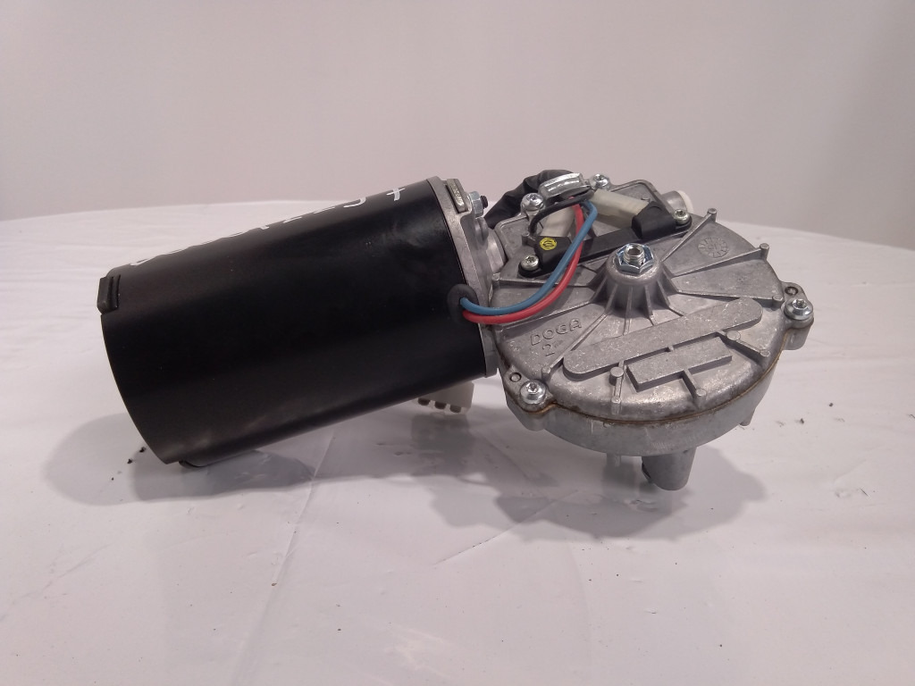 Hitachi 4639246 - Чистачка за Строителна техника: снимка 1 Hitachi 4639246 - Чистачка за Строителна техника: снимка 1