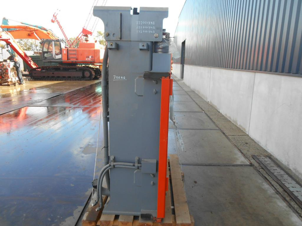 Hitachi 4682289 - Радиатор за Строителна техника: снимка 3 Hitachi 4682289 - Радиатор за Строителна техника: снимка 3