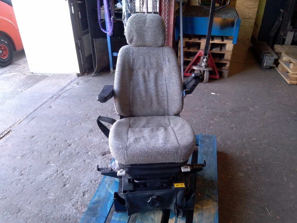 Hitachi EX750-5 - - Седалка за Строителна техника: снимка 1 Hitachi EX750-5 - - Седалка за Строителна техника: снимка 1