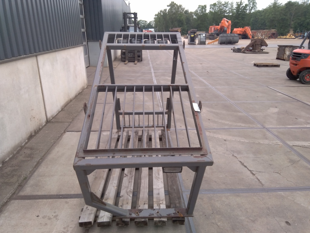 Hitachi ZX180-3 - - Кабина и интериор за Строителна техника: снимка 2 Hitachi ZX180-3 - - Кабина и интериор за Строителна техника: снимка 2