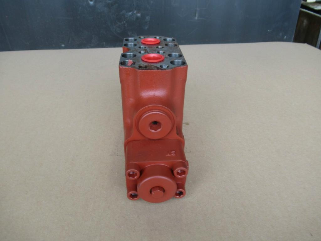 Kayaba 21960-60104 - - Спирачен клапан за Строителна техника: снимка 3 Kayaba 21960-60104 - - Спирачен клапан за Строителна техника: снимка 3
