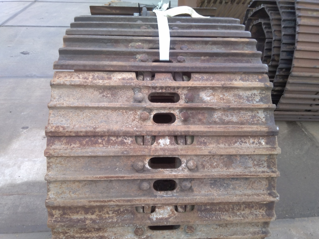 Komatsu 21K-32-04550 - Гумени/ Метални вериги за Строителна техника: снимка 2 Komatsu 21K-32-04550 - Гумени/ Метални вериги за Строителна техника: снимка 2