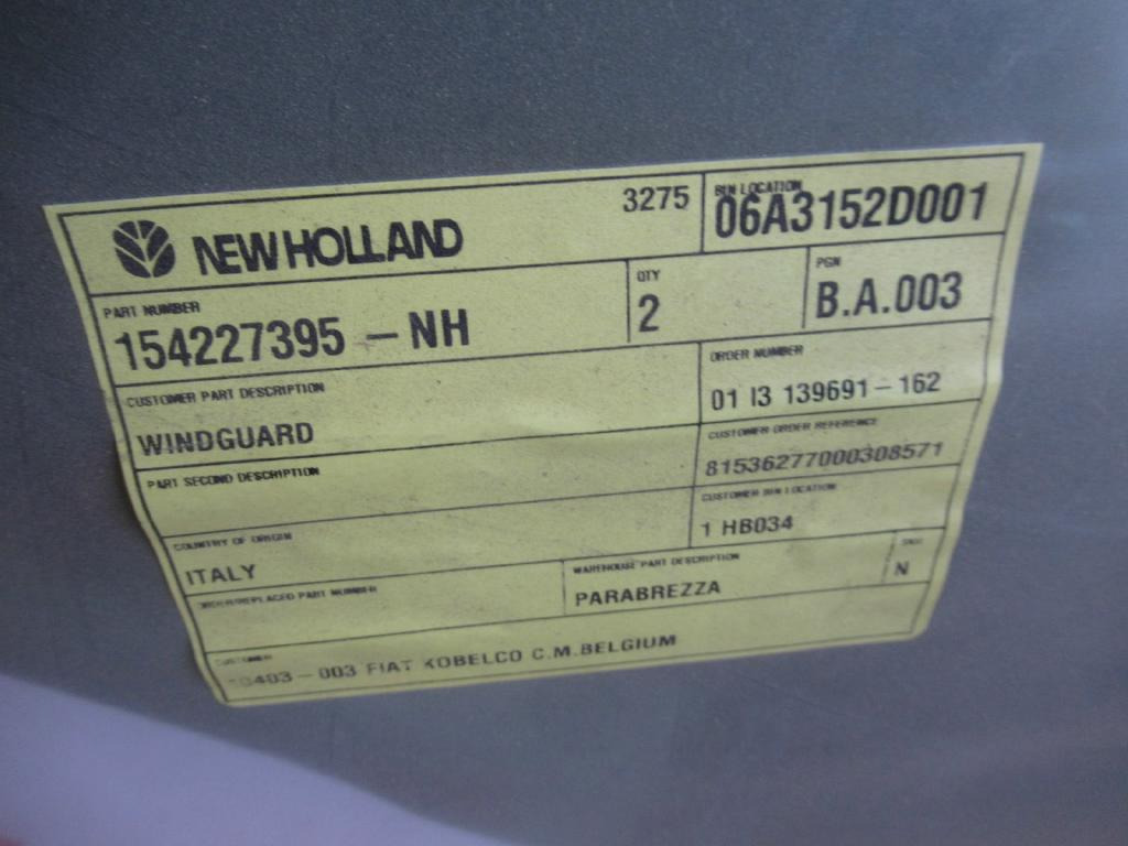 New Holland 154227395 - - Стъкло и части за Строителна техника: снимка 3 New Holland 154227395 - - Стъкло и части за Строителна техника: снимка 3