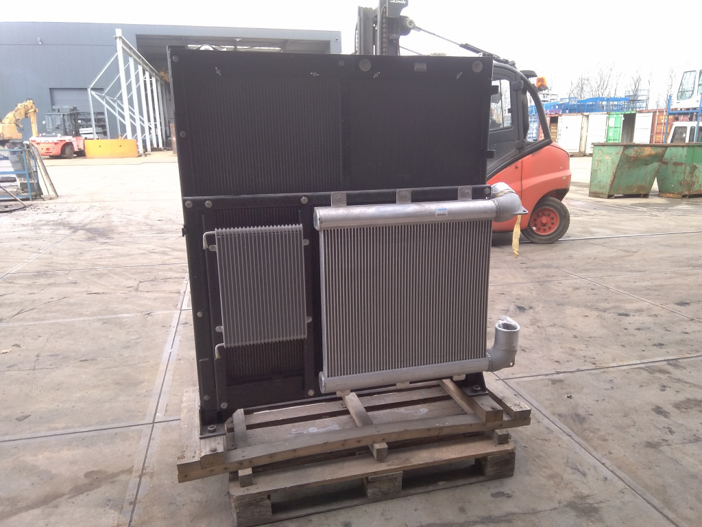 New Holland LS05P00054F1 - Маслен охладител за Строителна техника: снимка 1 New Holland LS05P00054F1 - Маслен охладител за Строителна техника: снимка 1