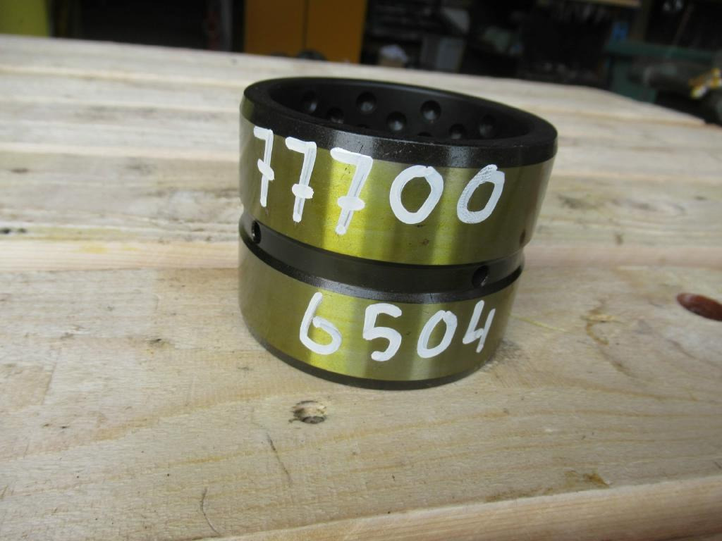 New Holland YN12B01836P1 - 73415717 - Бутало/ Пръстени/ Втулки за Строителна техника: снимка 3 New Holland YN12B01836P1 - 73415717 - Бутало/ Пръстени/ Втулки за Строителна техника: снимка 3