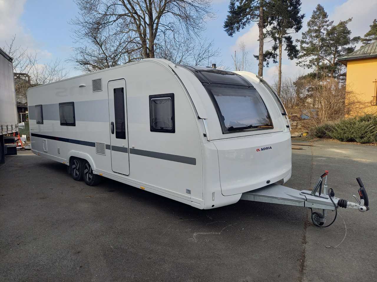 ADRIA Adora 753 UK - Каравана: снимка 3 ADRIA Adora 753 UK - Каравана: снимка 3