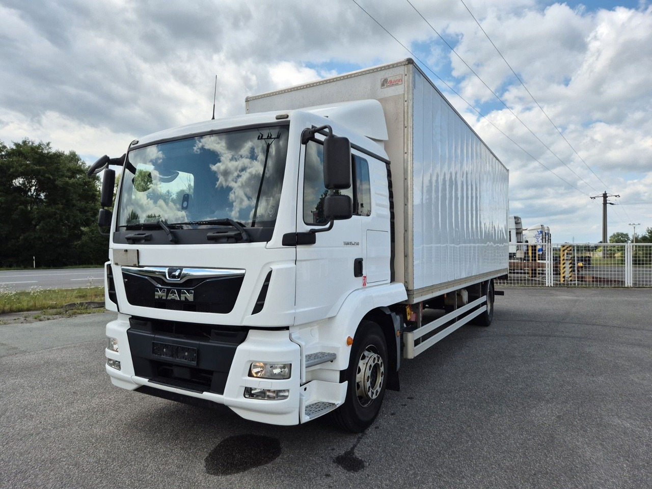 MAN TGM 15.250 - Камион фургон: снимка 1 MAN TGM 15.250 - Камион фургон: снимка 1