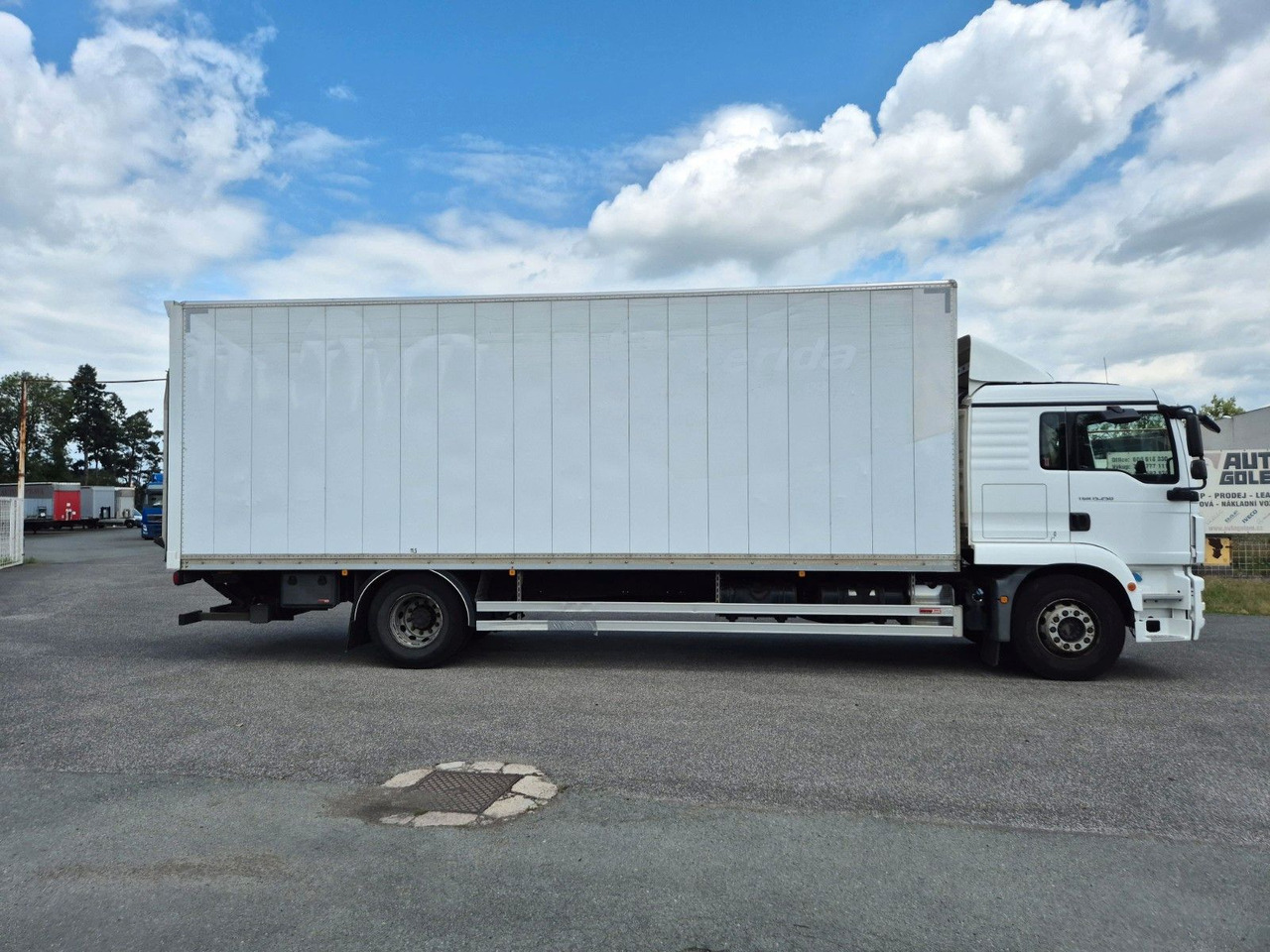 MAN TGM 15.250 - Камион фургон: снимка 4 MAN TGM 15.250 - Камион фургон: снимка 4