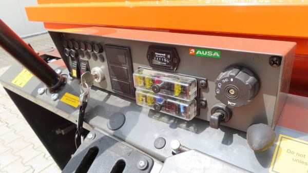Техника за слагане на асфалт Ausa D150RM: снимка 9