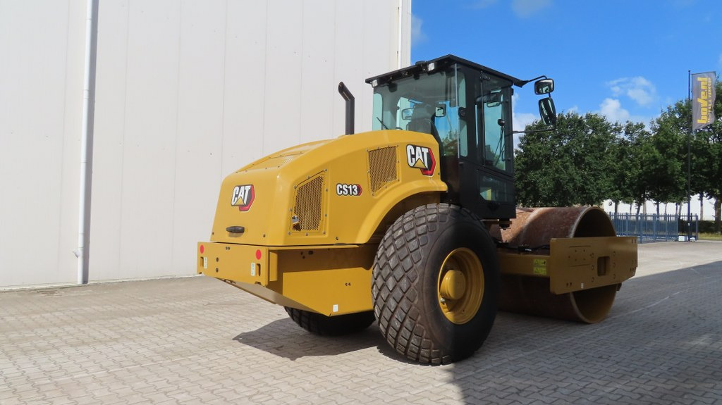 Caterpillar CS13 - Компактор: снимка 2 Caterpillar CS13 - Компактор: снимка 2