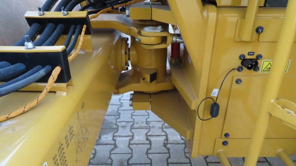 Лизинг на  Caterpillar CS66B Caterpillar CS66B: снимка 15