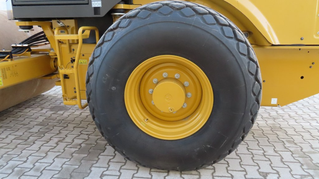 Лизинг на  Caterpillar CS66B Caterpillar CS66B: снимка 12