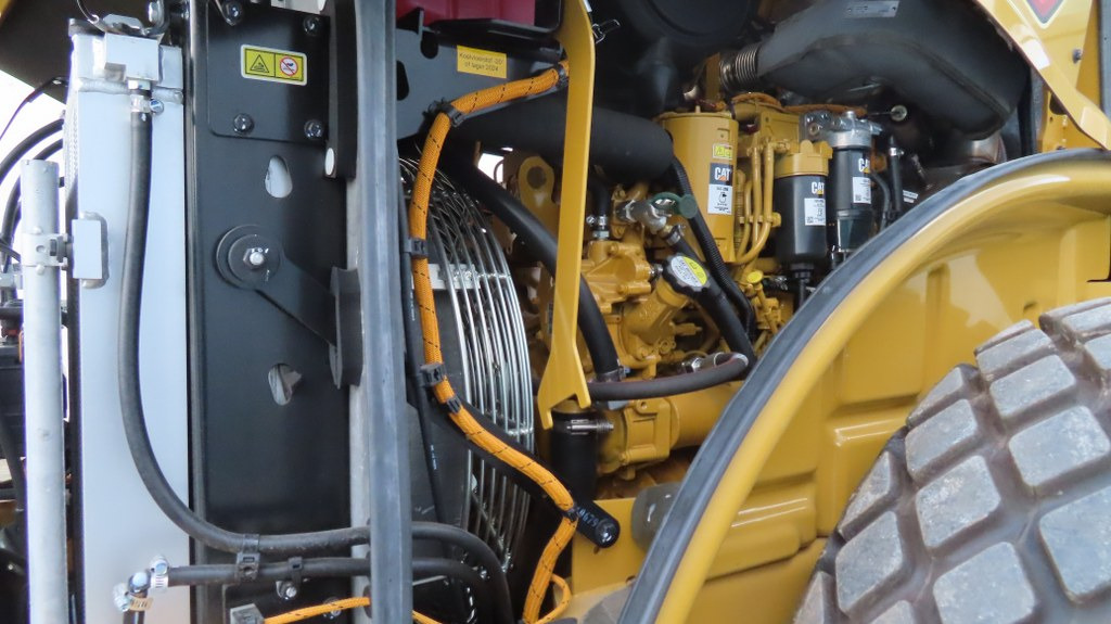 Лизинг на  Caterpillar CS66B Caterpillar CS66B: снимка 9