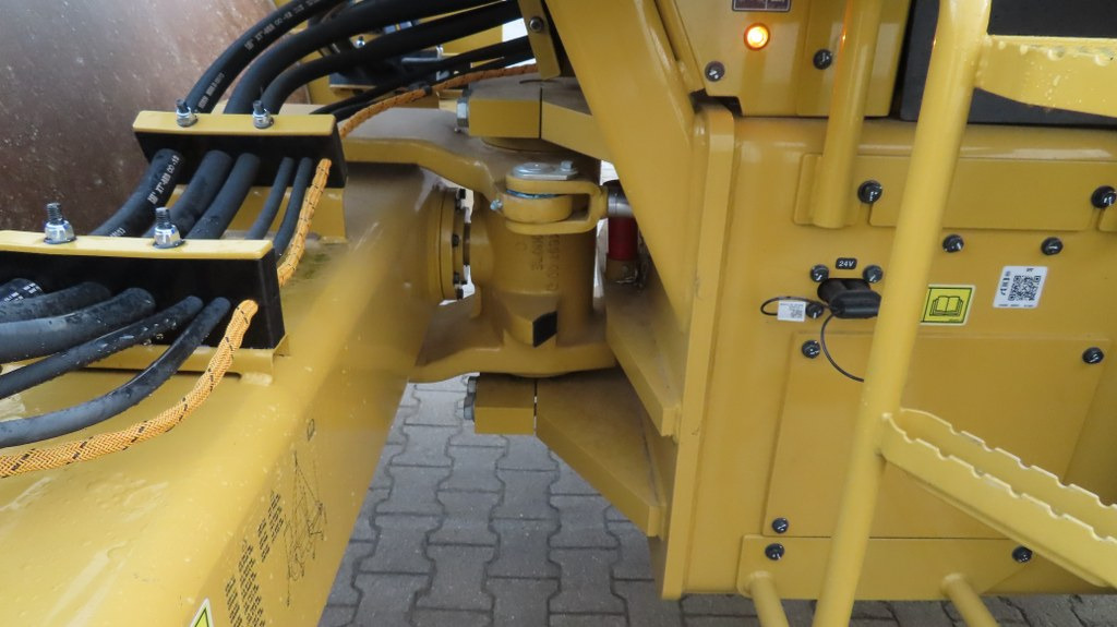 Компактор Caterpilllar CS68B: снимка 13