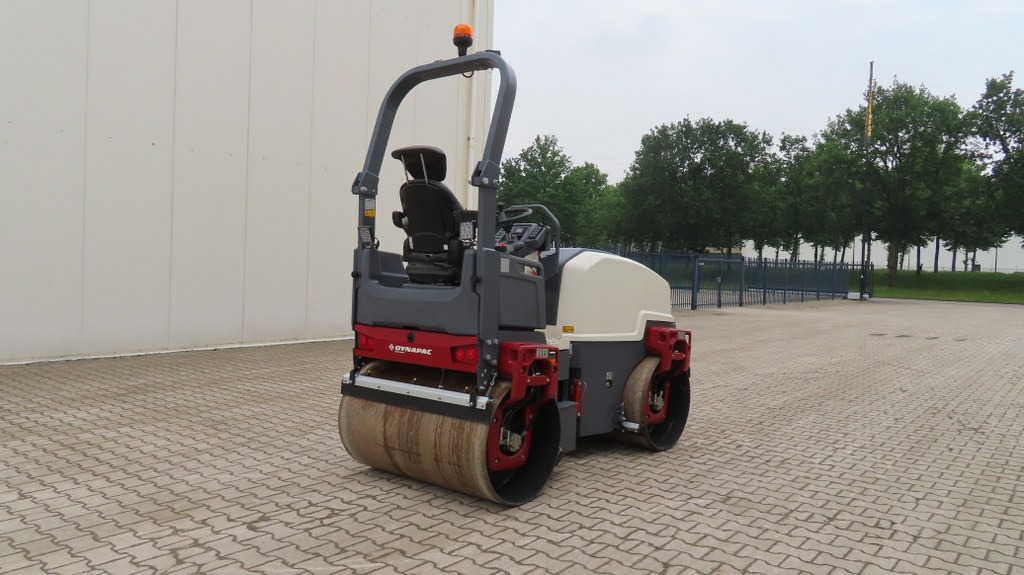 Dynapac CC1200 VI - Пътен валяк: снимка 2 Dynapac CC1200 VI - Пътен валяк: снимка 2