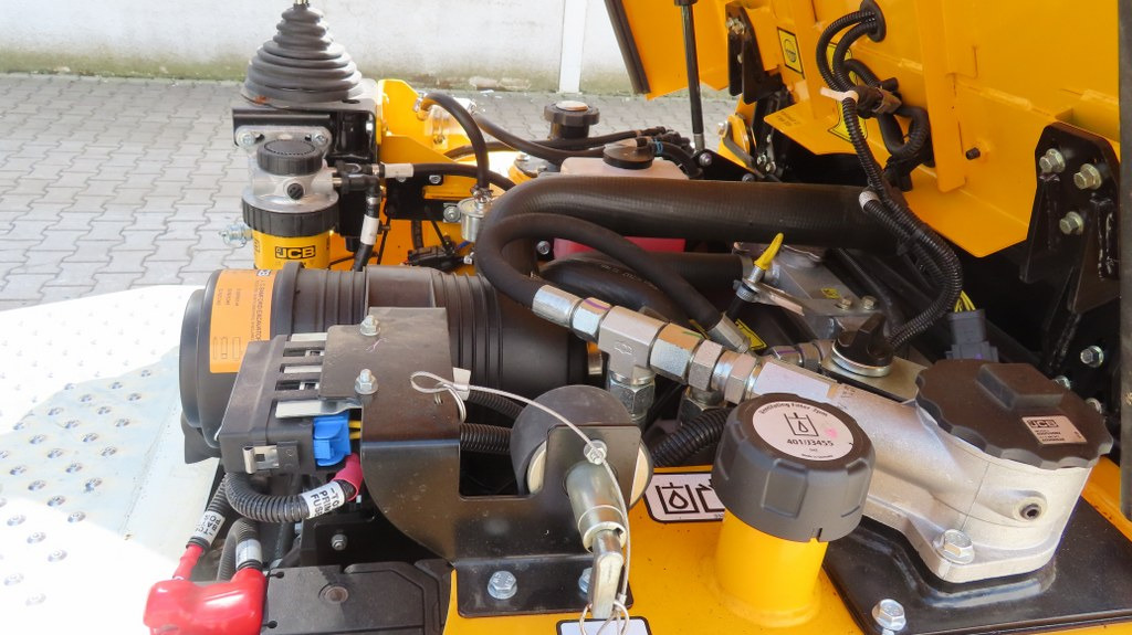 Мини самосвал JCB 1T HT 5: снимка 9