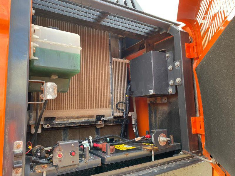 Doosan DX300LC - Верижен багер: снимка 4 Doosan DX300LC - Верижен багер: снимка 4