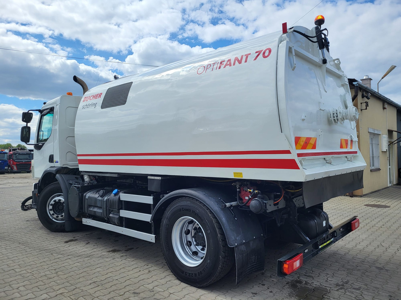 Мотометачна машина Volvo FE 320 two engines: снимка 10