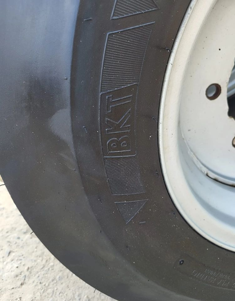 Opona z felgą rolnicza 7.50-16 TF-9090 BKT - Гума за Селскостопанска техника: снимка 4 Opona z felgą rolnicza 7.50-16 TF-9090 BKT - Гума за Селскостопанска техника: снимка 4