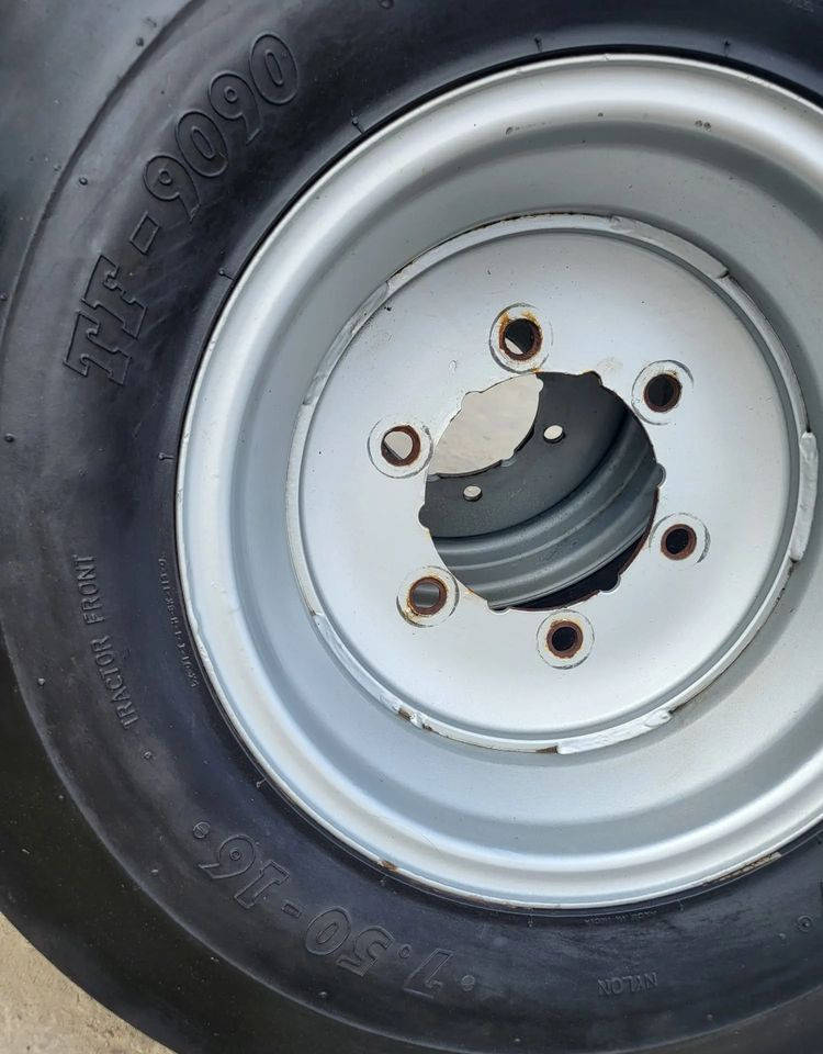 Opona z felgą rolnicza 7.50-16 TF-9090 BKT - Гума за Селскостопанска техника: снимка 2 Opona z felgą rolnicza 7.50-16 TF-9090 BKT - Гума за Селскостопанска техника: снимка 2