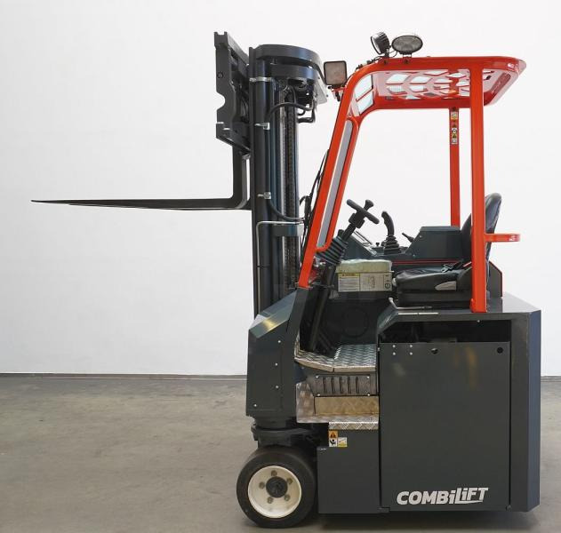 Combilift CBE3000 - Ричтрак с движение в 4 посоки: снимка 4 Combilift CBE3000 - Ричтрак с движение в 4 посоки: снимка 4