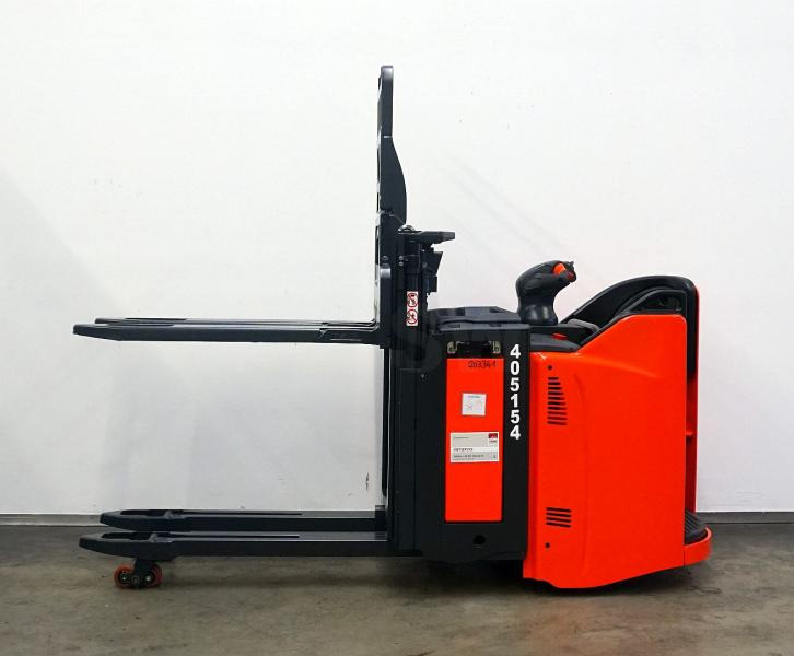 Linde D 12 HP SP 133 - Стакер: снимка 4 Linde D 12 HP SP 133 - Стакер: снимка 4