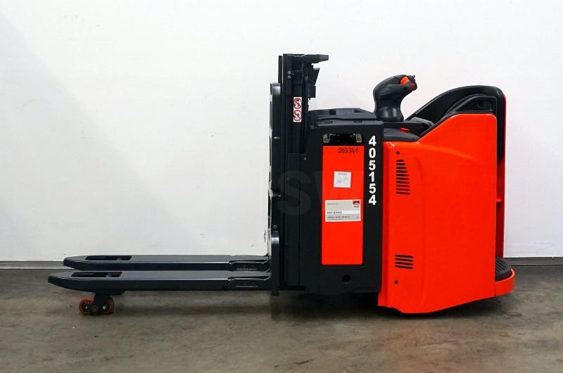 Linde D 12 HP SP 133 - Стакер: снимка 3 Linde D 12 HP SP 133 - Стакер: снимка 3