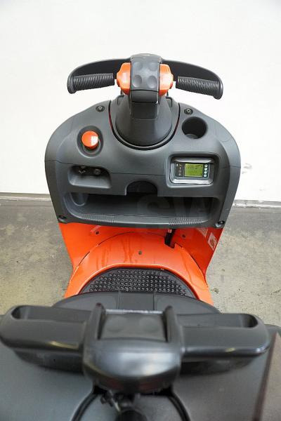 Linde P 30 132 - Електрически влекач: снимка 3 Linde P 30 132 - Електрически влекач: снимка 3
