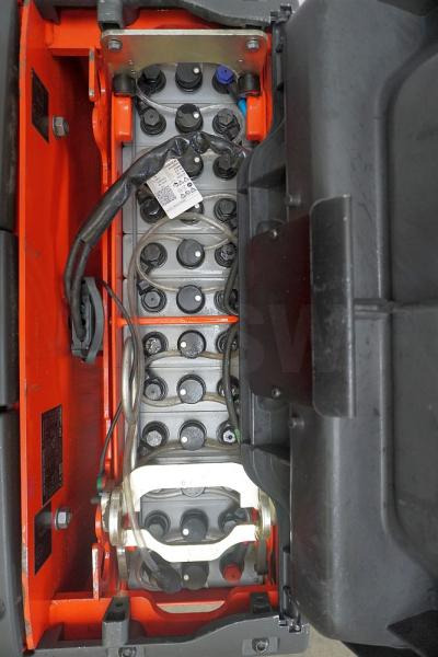 Linde P 30 132 - Електрически влекач: снимка 5 Linde P 30 132 - Електрически влекач: снимка 5