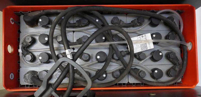 Linde V 10 5212 - Електрокар: снимка 5 Linde V 10 5212 - Електрокар: снимка 5