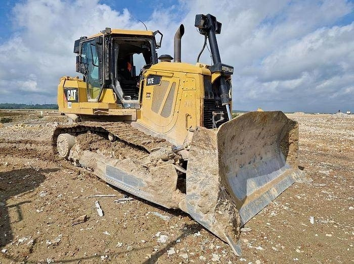 CAT D7E - Булдозер: снимка 1 CAT D7E - Булдозер: снимка 1