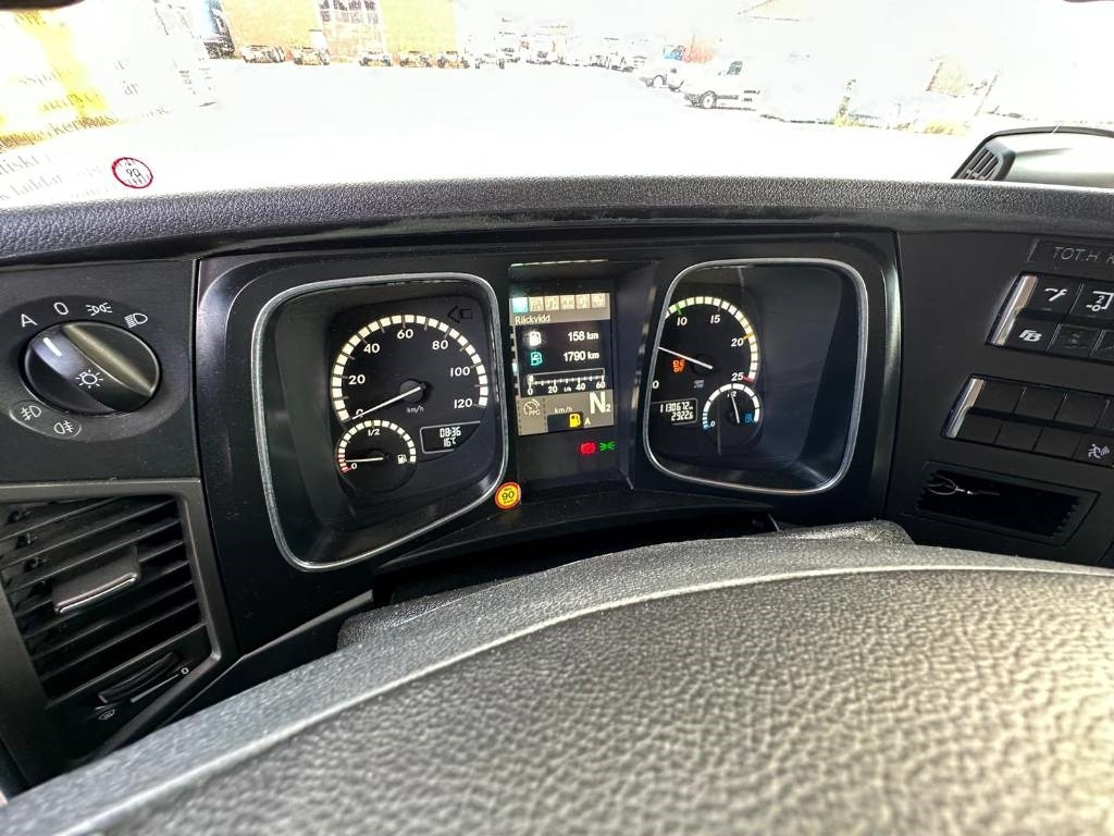 Mercedes-Benz ACTROS 1836 Euro 6 8468 - Камион фургон: снимка 3 Mercedes-Benz ACTROS 1836 Euro 6 8468 - Камион фургон: снимка 3