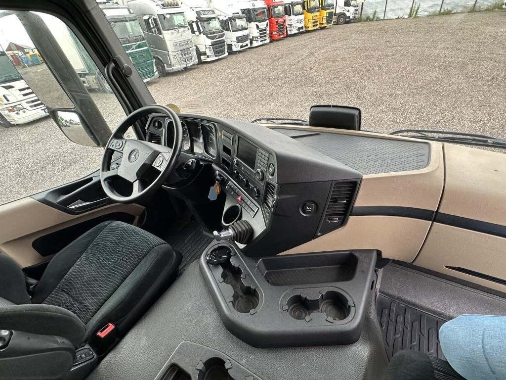 Mercedes-Benz Actros 1827 SERIE NR 2502 - Камион фургон: снимка 5 Mercedes-Benz Actros 1827 SERIE NR 2502 - Камион фургон: снимка 5