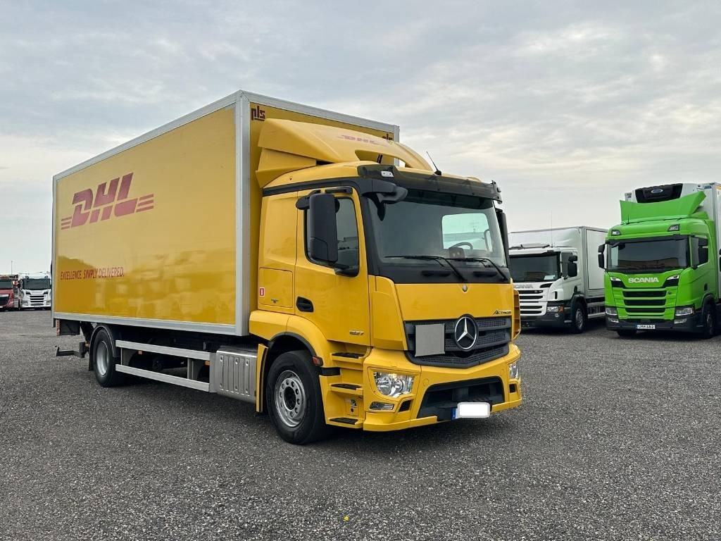 Mercedes-Benz Actros 1831 SERIE NR 2502 - Камион фургон: снимка 2 Mercedes-Benz Actros 1831 SERIE NR 2502 - Камион фургон: снимка 2