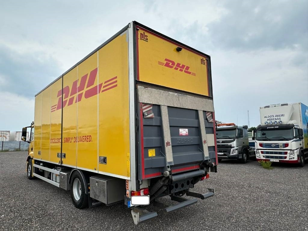 Mercedes-Benz Actros 1831 SERIE NR 2502 - Камион фургон: снимка 4 Mercedes-Benz Actros 1831 SERIE NR 2502 - Камион фургон: снимка 4