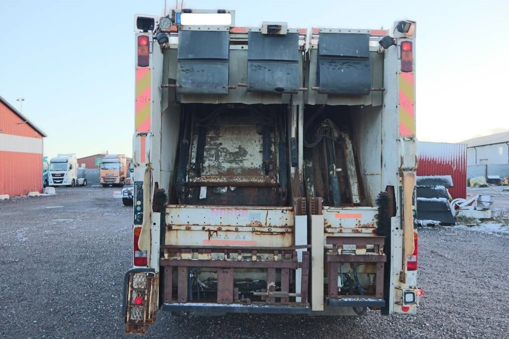 Scania P94DB4X2LA230 Serie 4967 - Боклукчийска кола: снимка 5 Scania P94DB4X2LA230 Serie 4967 - Боклукчийска кола: снимка 5