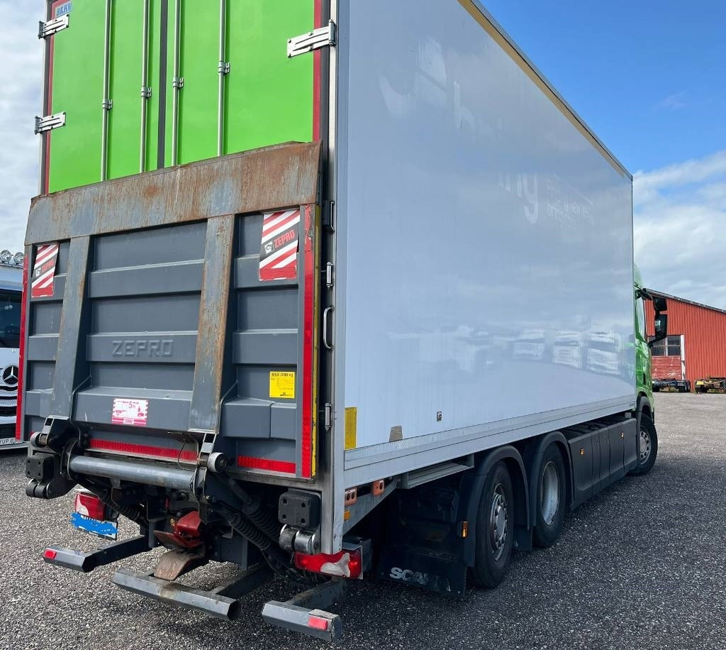 Scania R450B6X2*4NB Serie nr 2891 - Рефрижератор камион: снимка 4 Scania R450B6X2*4NB Serie nr 2891 - Рефрижератор камион: снимка 4