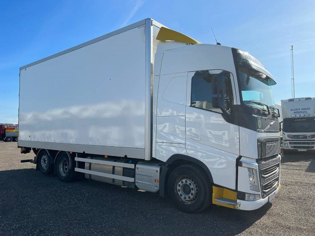 Volvo FH500 6*2 serie 2032 - Камион фургон: снимка 2 Volvo FH500 6*2 serie 2032 - Камион фургон: снимка 2