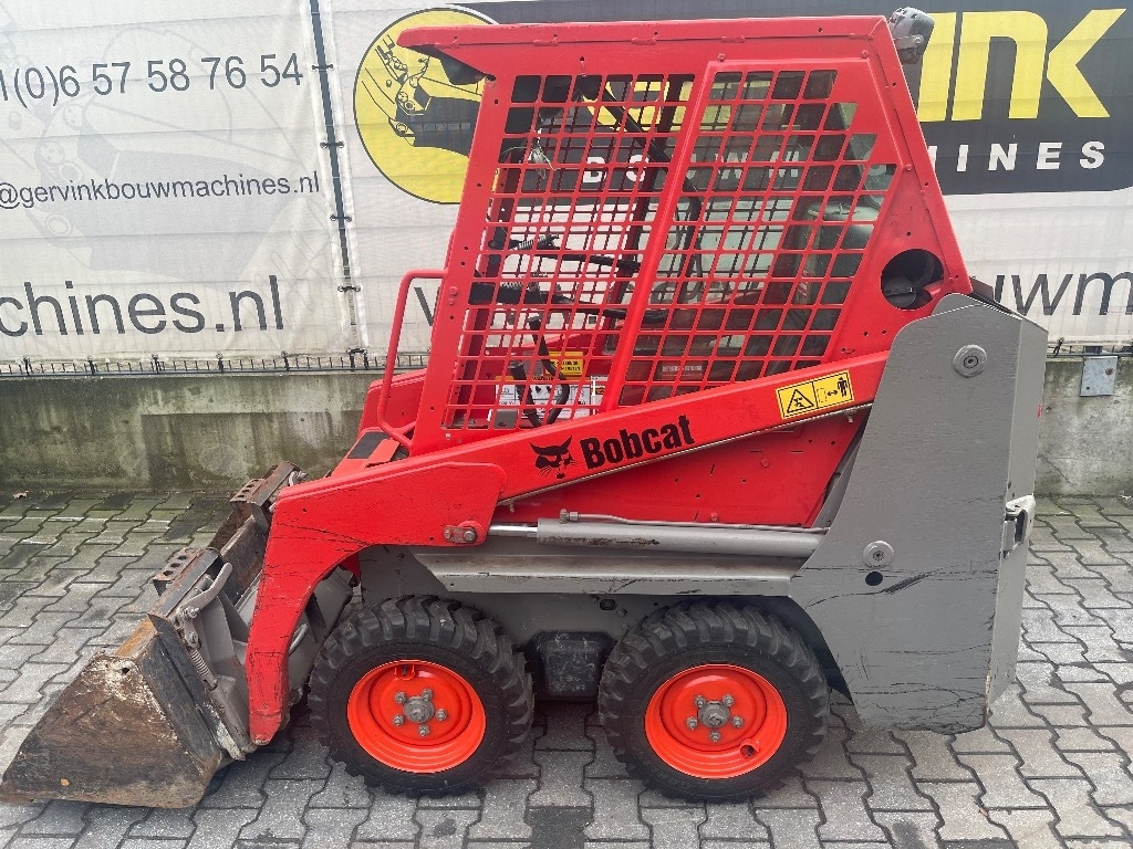Bobcat S 70 - Мини челен товарач: снимка 3 Bobcat S 70 - Мини челен товарач: снимка 3