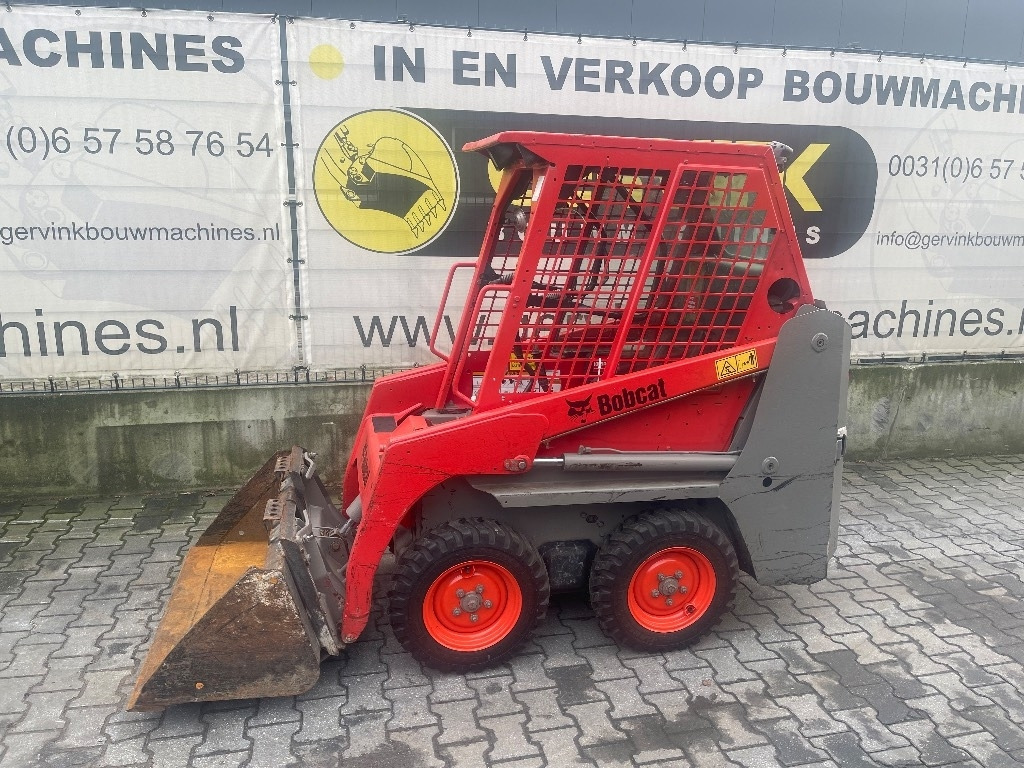 Bobcat S 70 - Мини челен товарач: снимка 1 Bobcat S 70 - Мини челен товарач: снимка 1