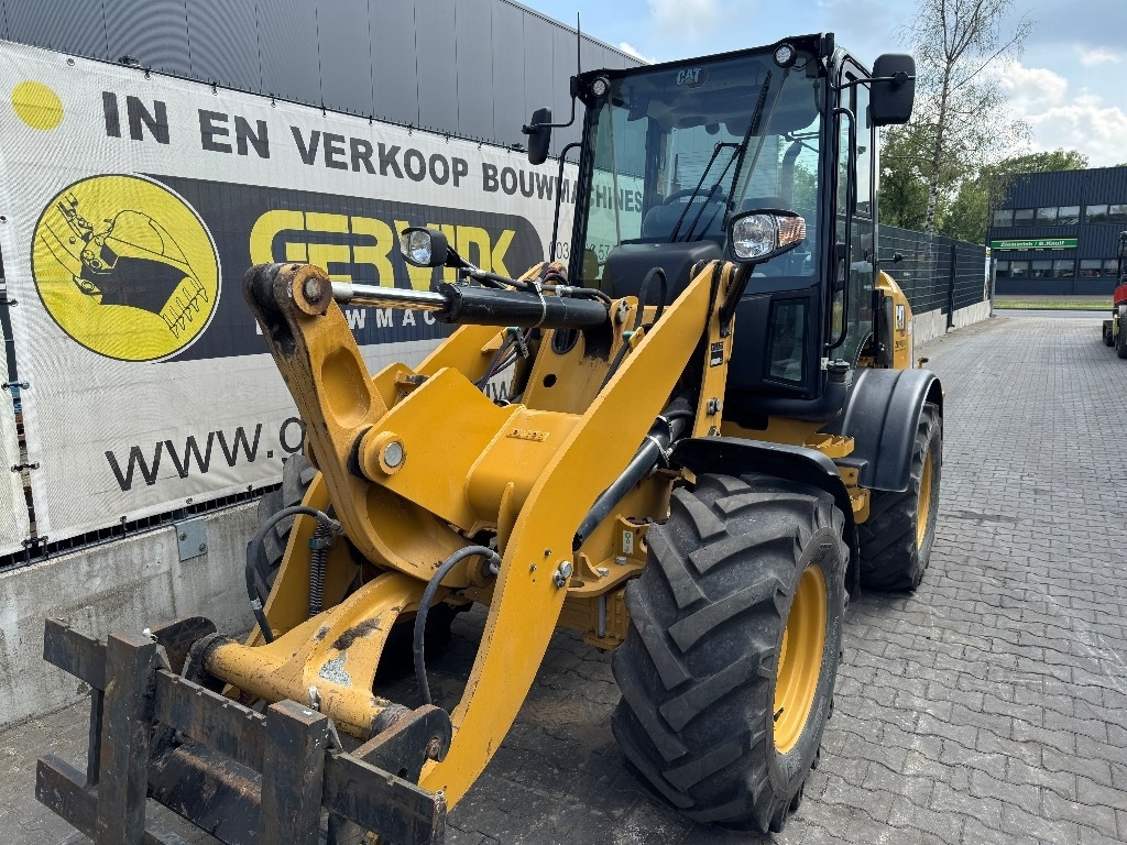 CAT 908 M - Колесен товарач: снимка 3 CAT 908 M - Колесен товарач: снимка 3