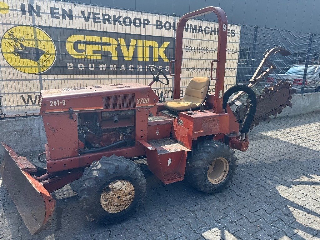 Ditch Witch 3700 DD - Каналокопател: снимка 2 Ditch Witch 3700 DD - Каналокопател: снимка 2
