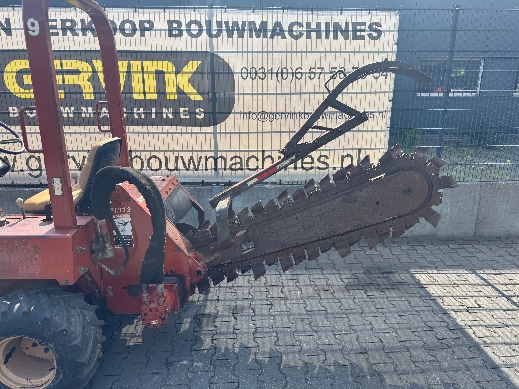 Ditch Witch 3700 DD - Каналокопател: снимка 4 Ditch Witch 3700 DD - Каналокопател: снимка 4