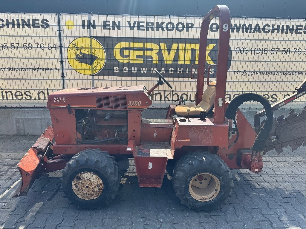 Ditch Witch 3700 DD - Каналокопател: снимка 3 Ditch Witch 3700 DD - Каналокопател: снимка 3