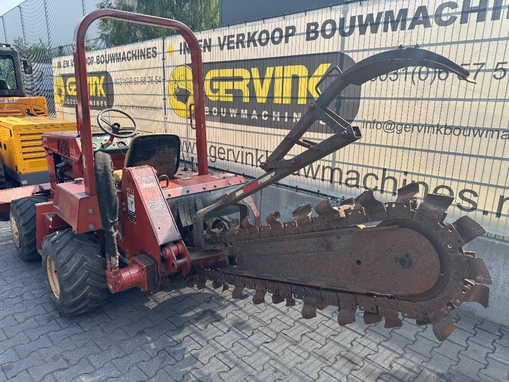 Ditch Witch 3700 DD - Каналокопател: снимка 5 Ditch Witch 3700 DD - Каналокопател: снимка 5