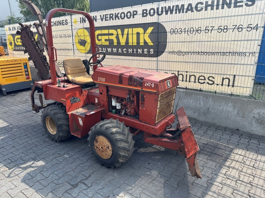 Ditch Witch 3700 DD - Каналокопател: снимка 1 Ditch Witch 3700 DD - Каналокопател: снимка 1