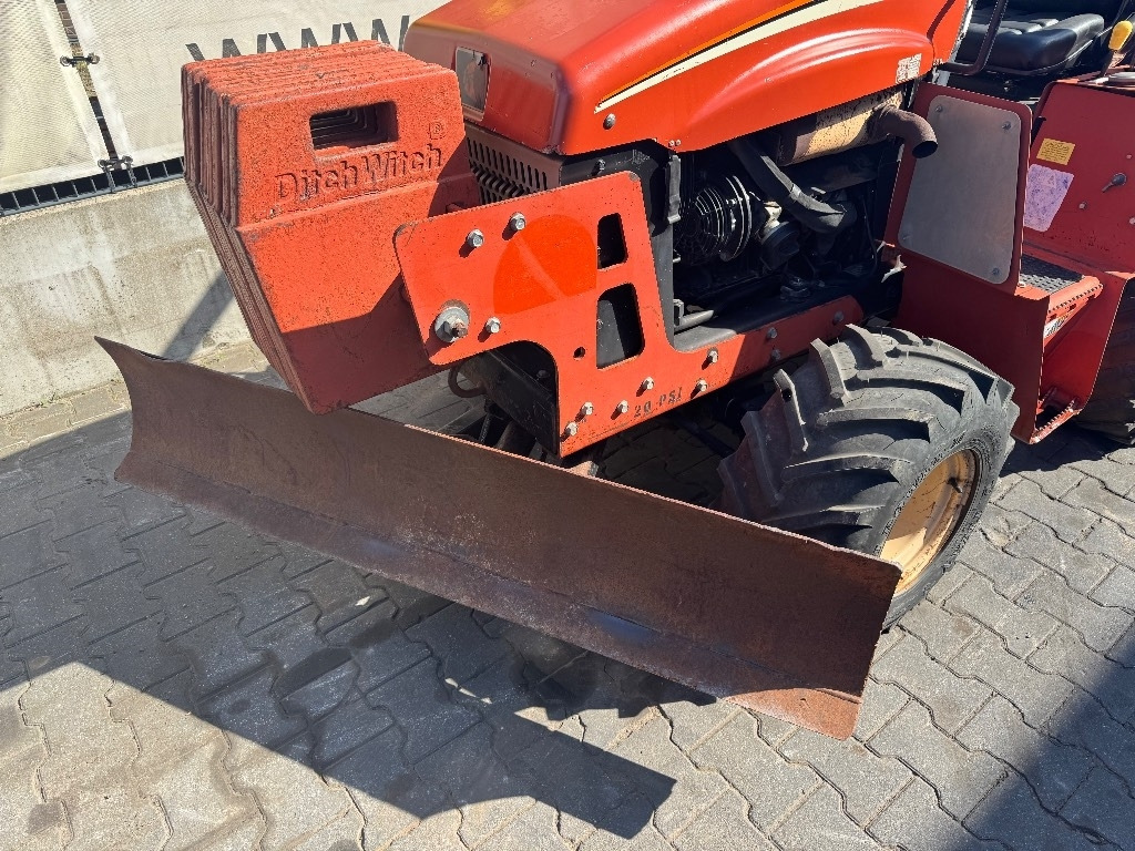 Ditch Witch RT 40 - Каналокопател: снимка 4 Ditch Witch RT 40 - Каналокопател: снимка 4