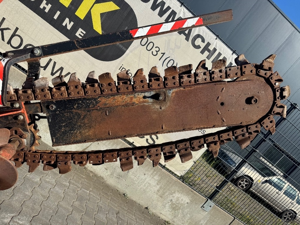 Ditch Witch RT 40 - Каналокопател: снимка 5 Ditch Witch RT 40 - Каналокопател: снимка 5